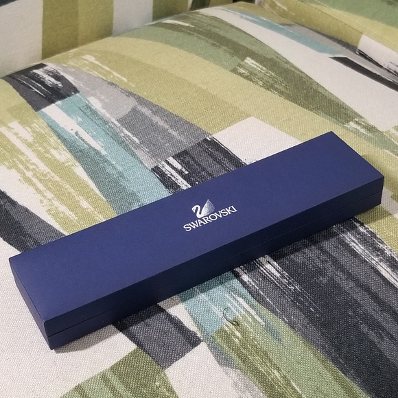 Authentic Swarovski Winter Gear Toggle Charm Bracelet Retired Sweet And Cute - Picture 8 of 8